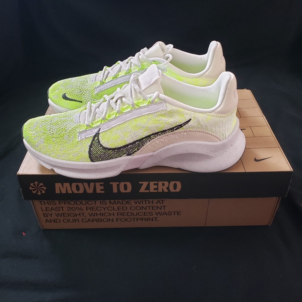 Nike Women's Athletic Shoes - Lime Green and White NO BOX